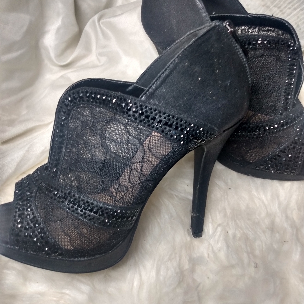 Heels - Picture 7 of 8